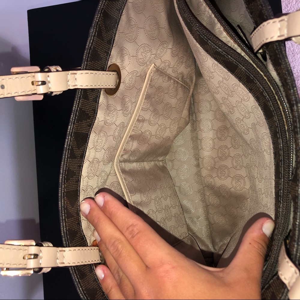 Michael Kors MK patterned brown bag - Picture 10 of 11